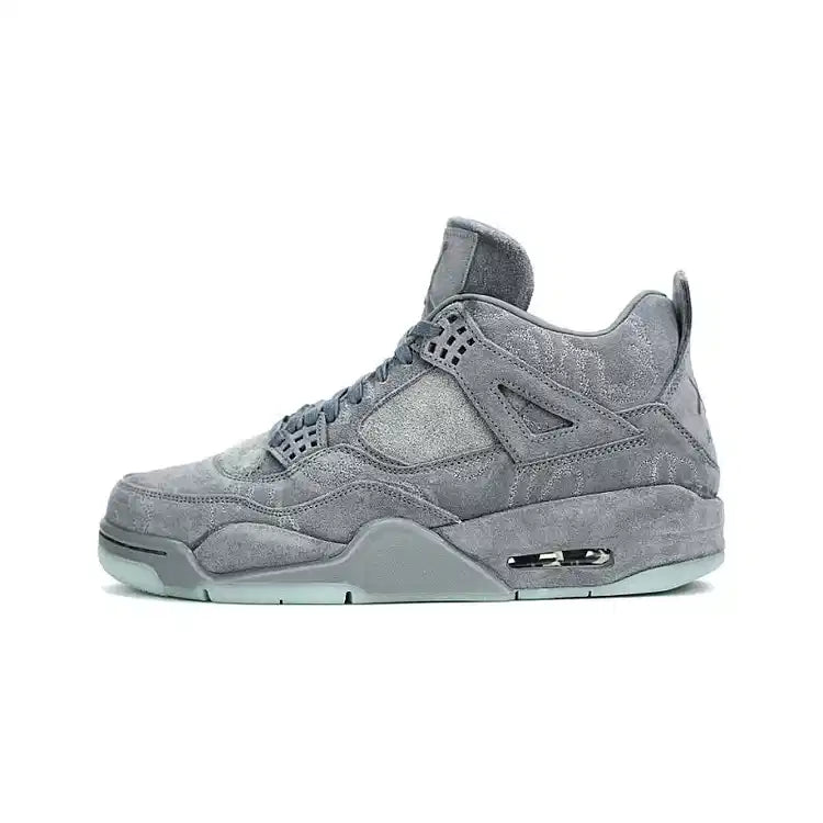 Kaws x Air Jordan retro 4